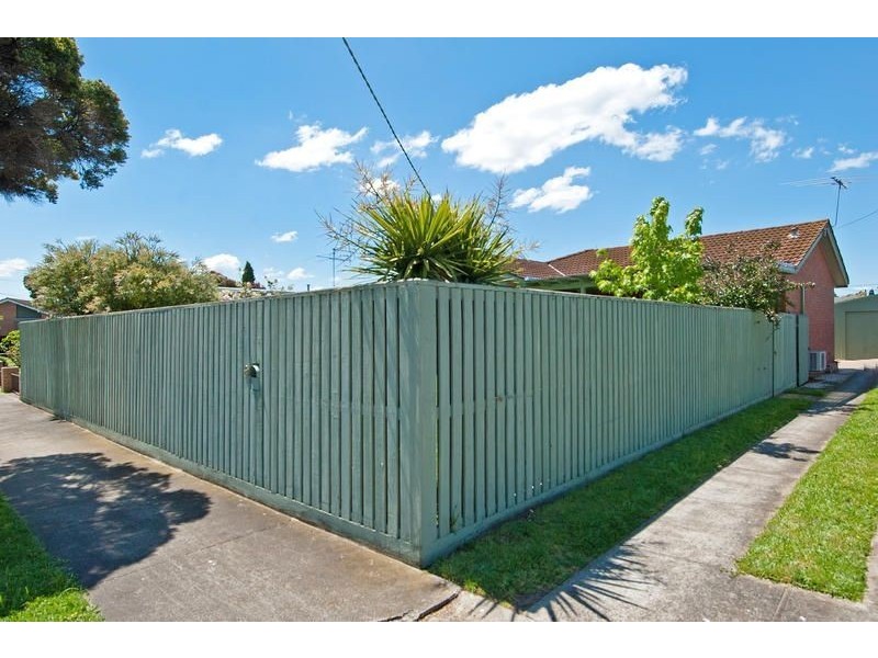 8 Gambier Grove, Corio VIC 3214