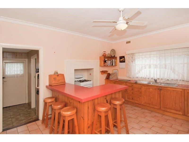 37 Oxford Street, Whittington VIC 3219