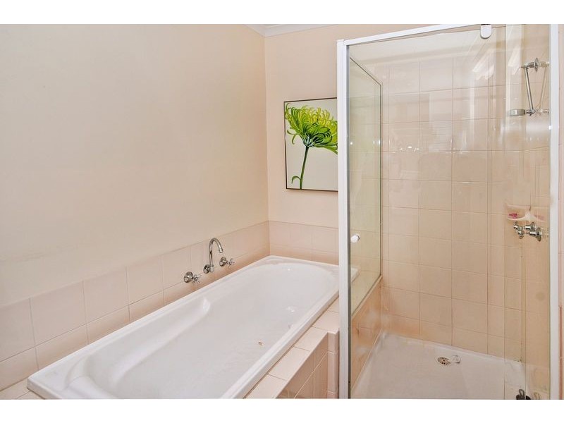 1/2 Cecil court, Newcomb VIC 3219