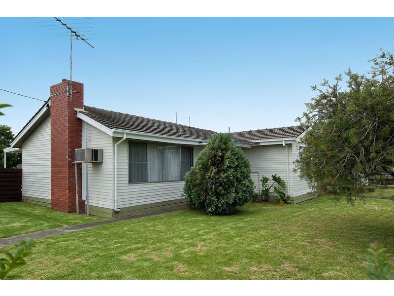 9 Lucas Street, Newcomb VIC 3219