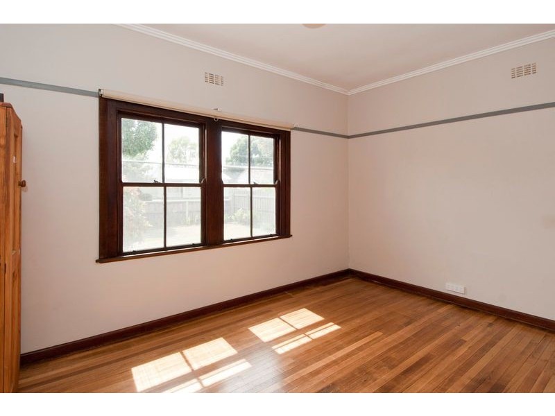 94 St Albans Road, East Geelong VIC 3219