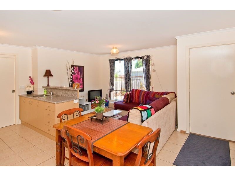 1/2 Cecil Court, Newcomb VIC 3219