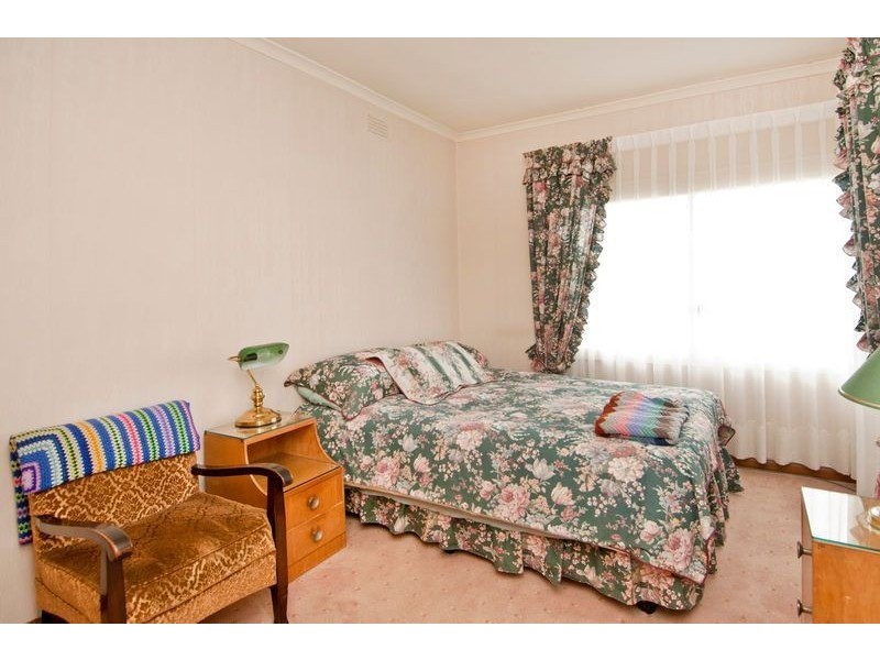 17 Bellarine Highway, Newcomb VIC 3219