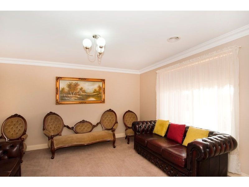 28 Newhaven Avenue, St Albans Park VIC 3219