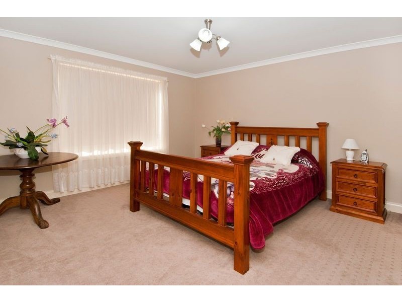28 Newhaven Avenue, St Albans Park VIC 3219