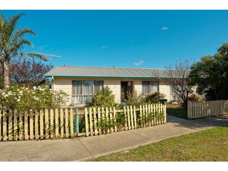 40 Orbit Drive, Whittington VIC 3219