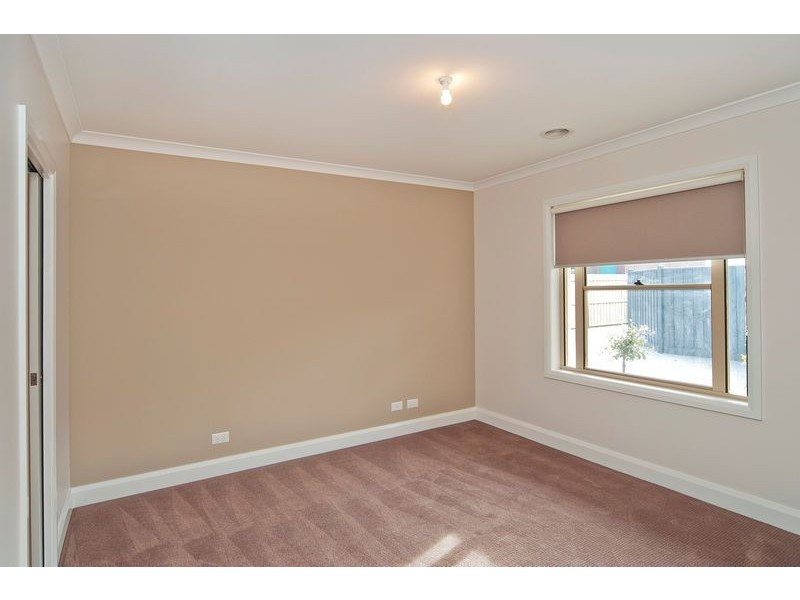 2/7 Mandela Court, St Albans Park VIC 3219