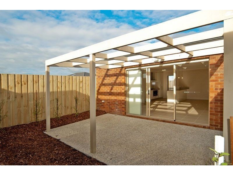 2/7 Mandela Court, St Albans Park VIC 3219