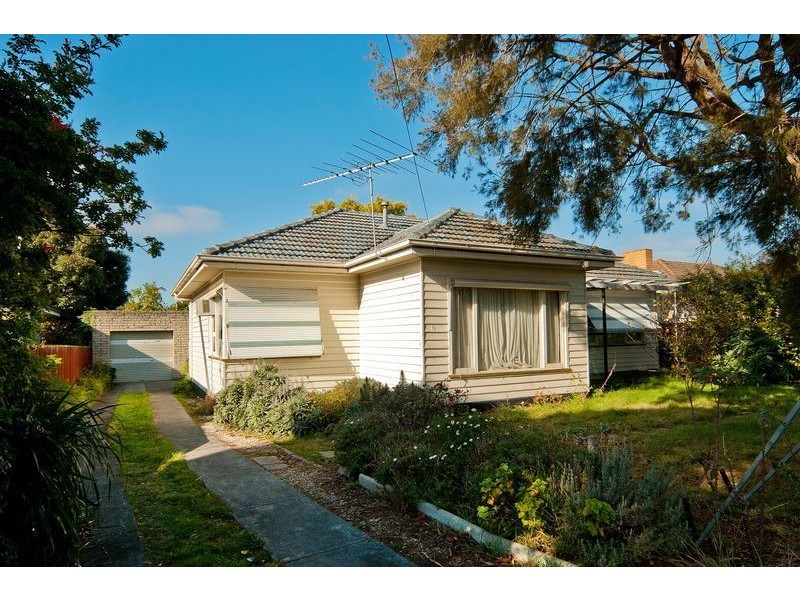 19 Highview Parade, Hamlyn Heights VIC 3215