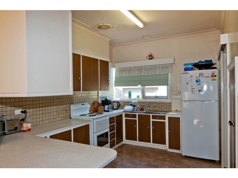 19 Highview Parade, Hamlyn Heights VIC 3215