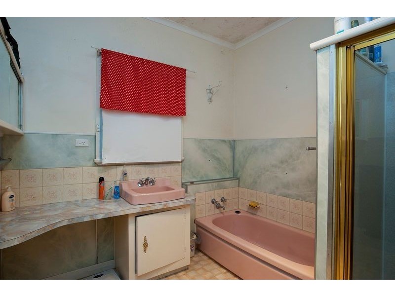 19 Highview Parade, Hamlyn Heights VIC 3215