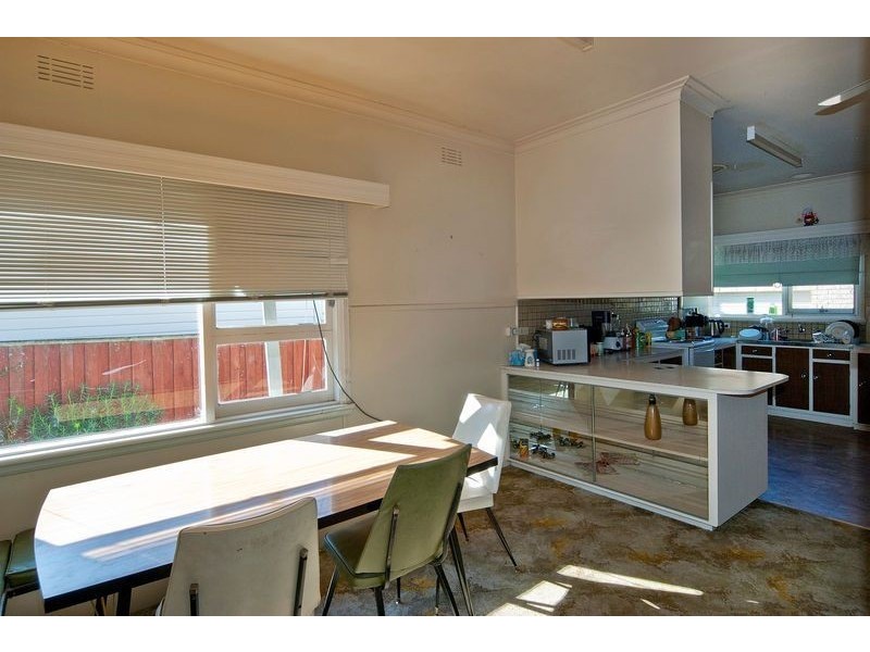 19 Highview Parade, Hamlyn Heights VIC 3215