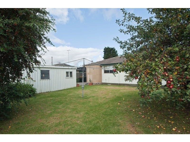 11 Lucas Street, Newcomb VIC 3219