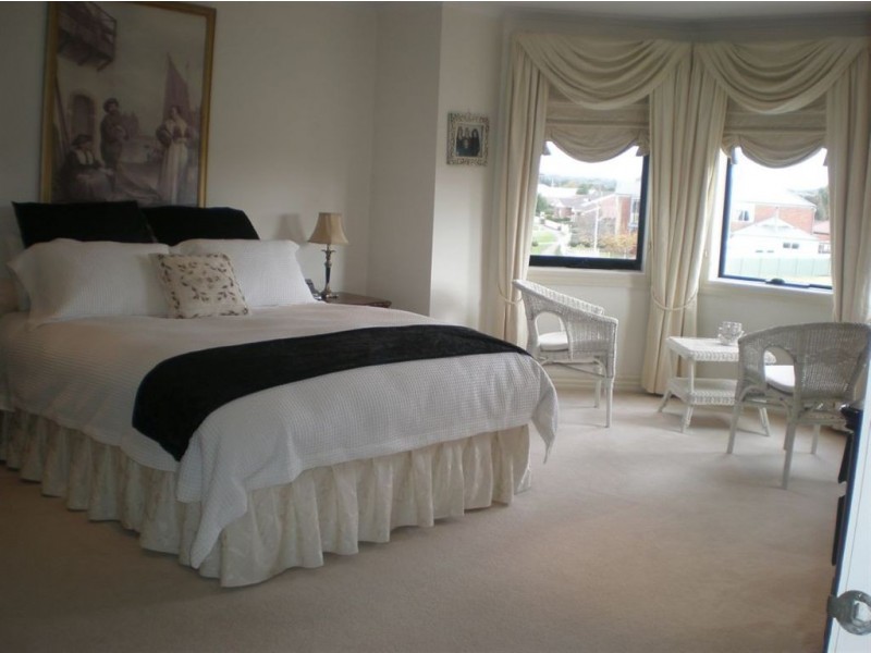 3 Meadowvvale Drive, Grovedale VIC 3216