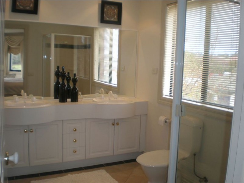 3 Meadowvvale Drive, Grovedale VIC 3216