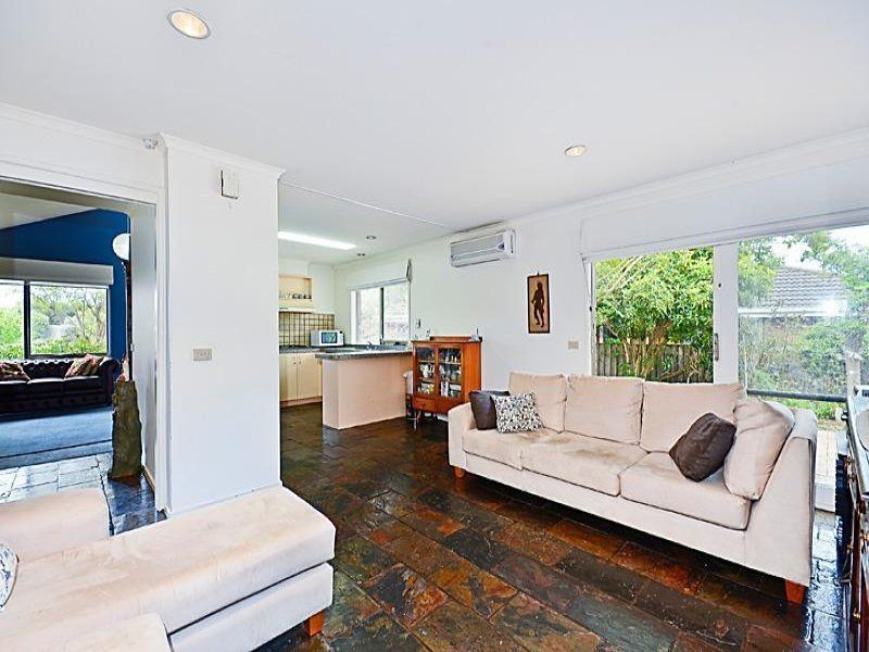 8 Kindale Court, Highton VIC 3216