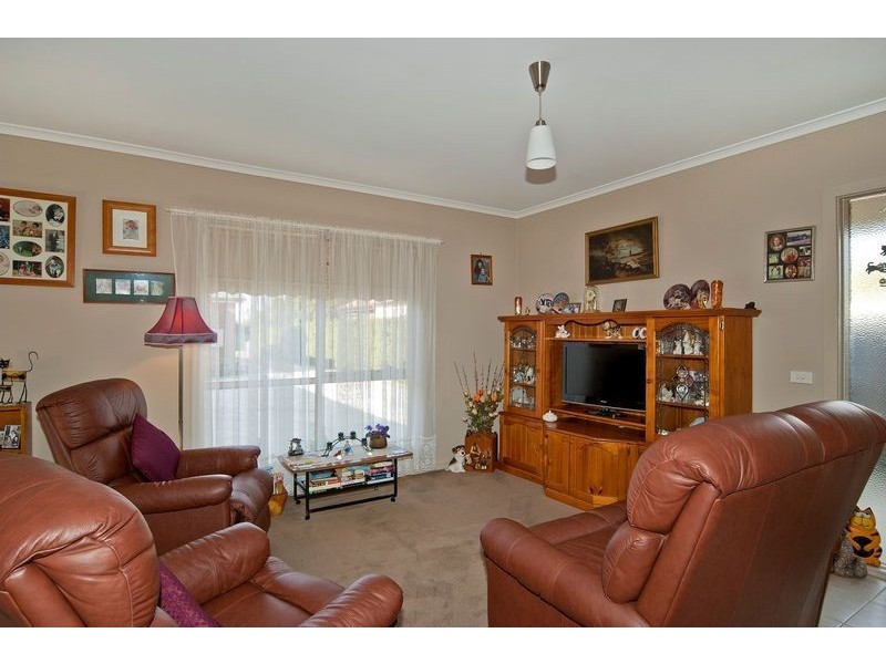 2/24 Cosgrove Street, Breakwater VIC 3219