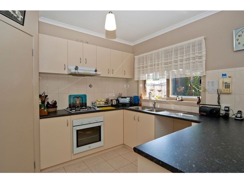 2/24 Cosgrove Street, Breakwater VIC 3219