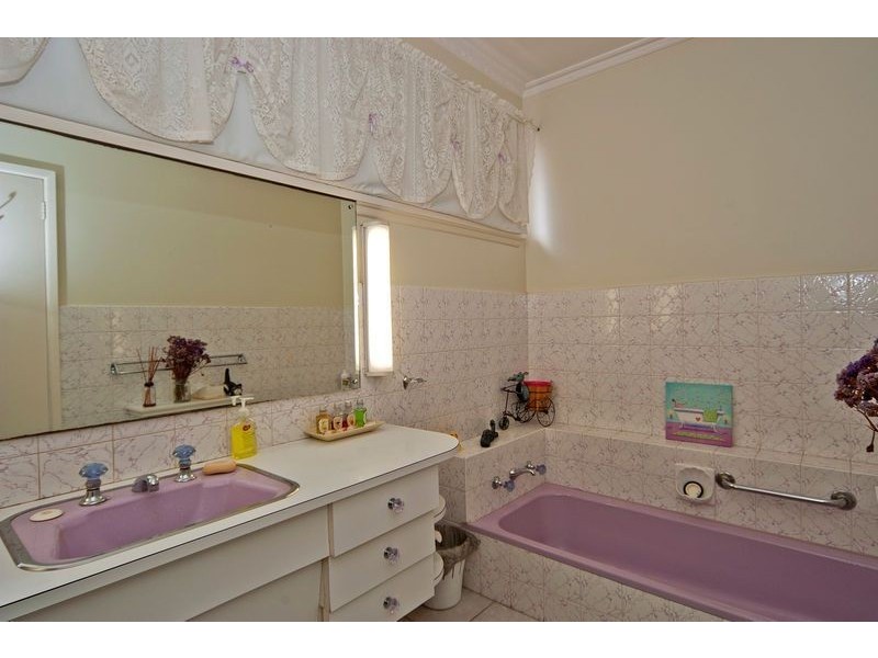 20 Robertson Road, Leopold VIC 3224
