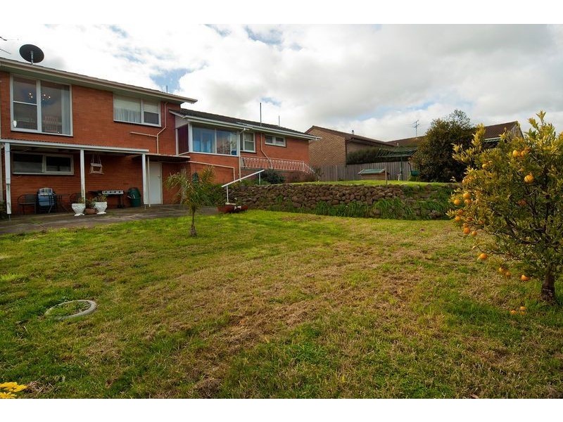 20 Robertson Road, Leopold VIC 3224