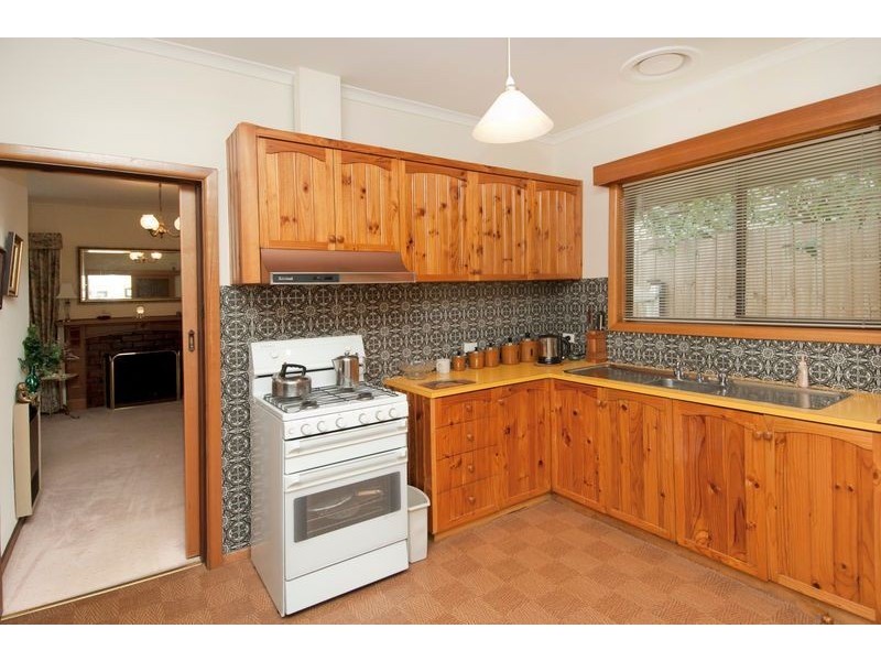 17 Bellerine Highway, Newcomb VIC 3219