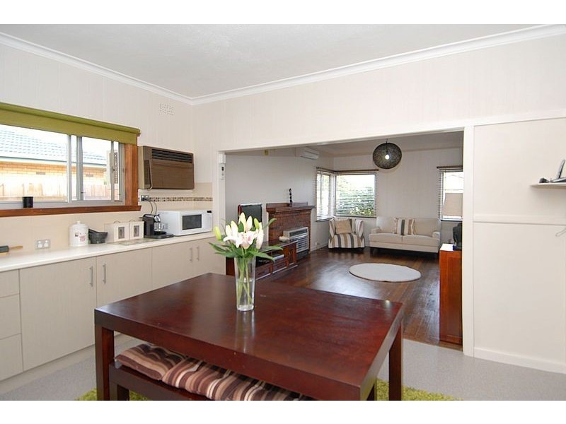 15 Brayshay Road, Newcomb VIC 3219
