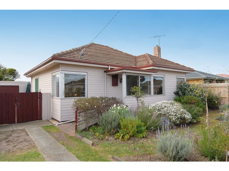 15 Brayshay Road, Newcomb VIC 3219