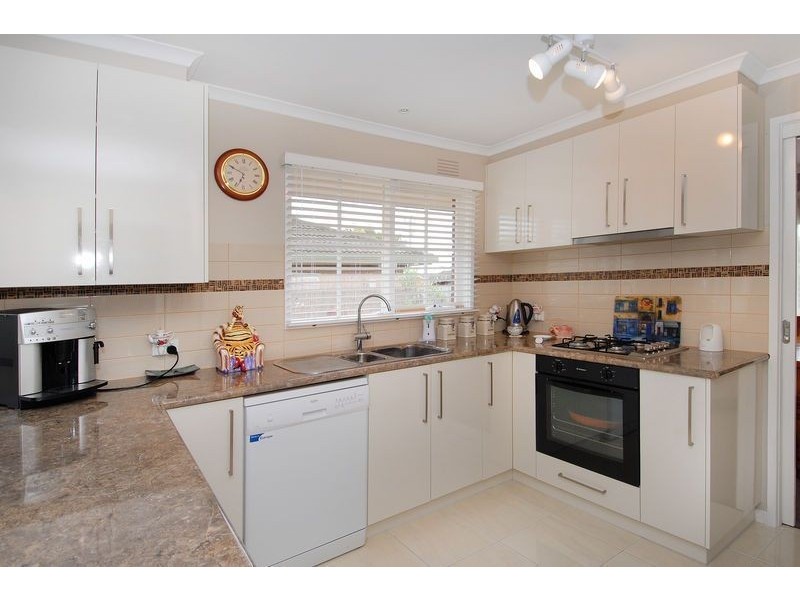 4 Springside Drive, Grovedale VIC 3216