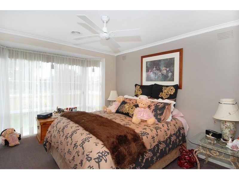 4 Springside Drive, Grovedale VIC 3216