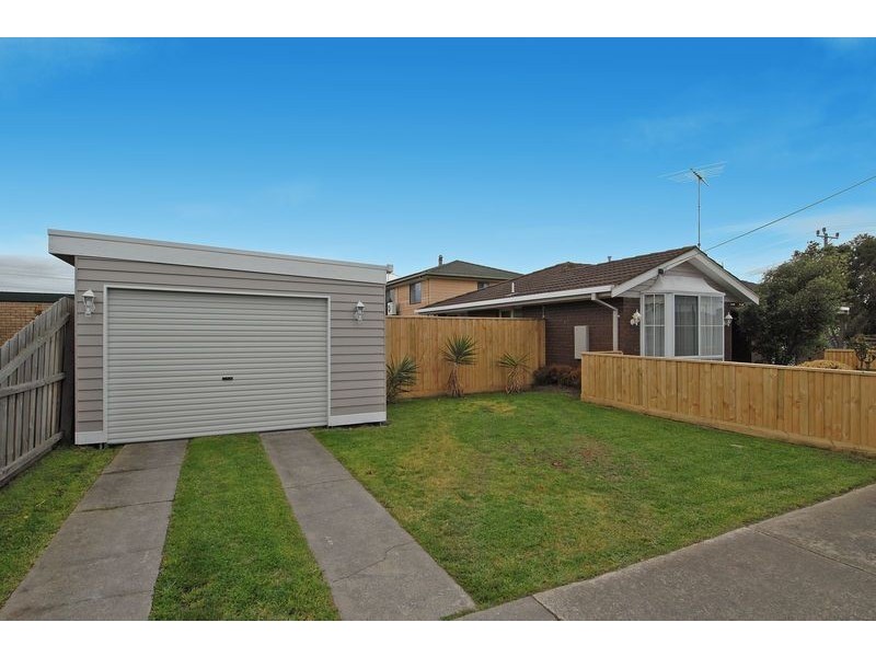 4 Springside Drive, Grovedale VIC 3216