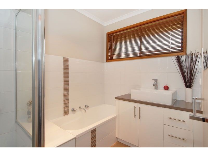 6 Garnfield Place, St Albans Park VIC 3219