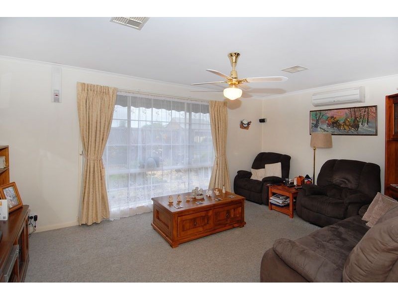 299 Wilsons Road, St Albans Park VIC 3219