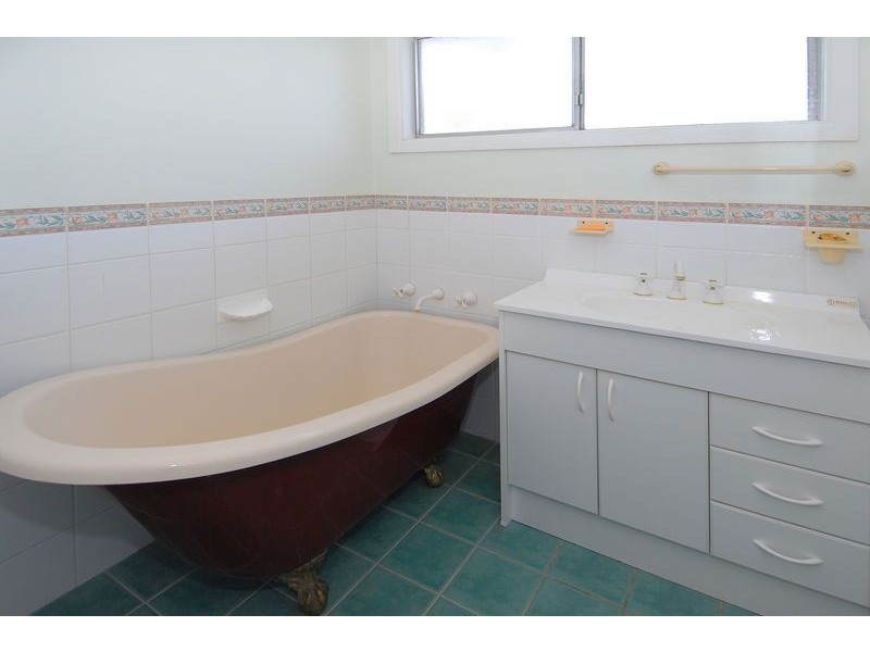 40 Helms Street, Newcomb VIC 3219