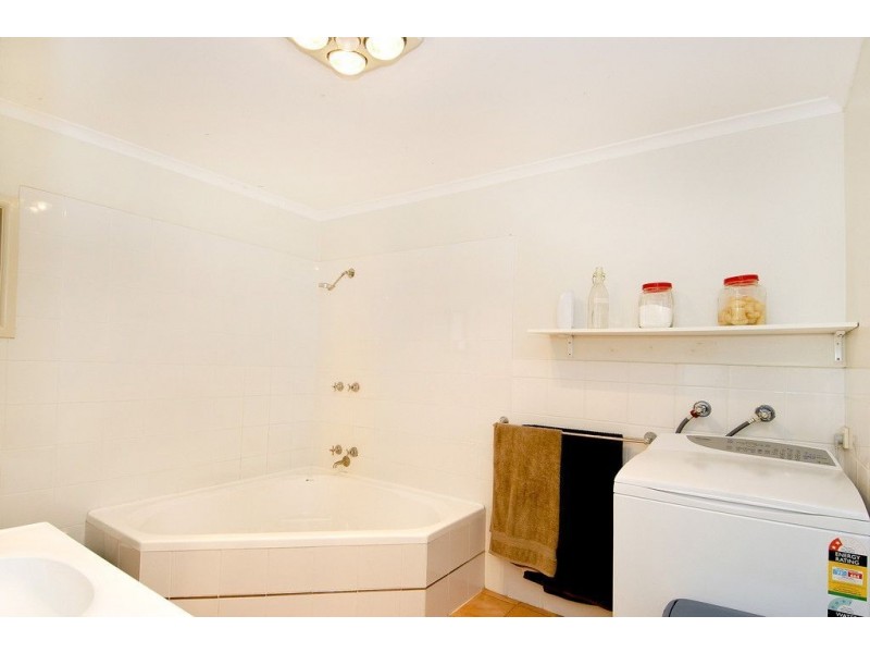 4 Tilly court, Newcomb VIC 3219