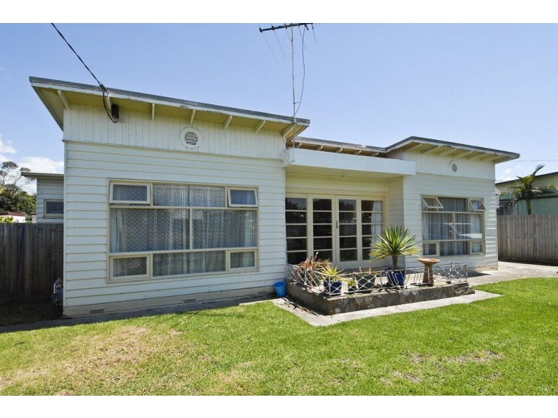 4 Tilly court, Newcomb VIC 3219
