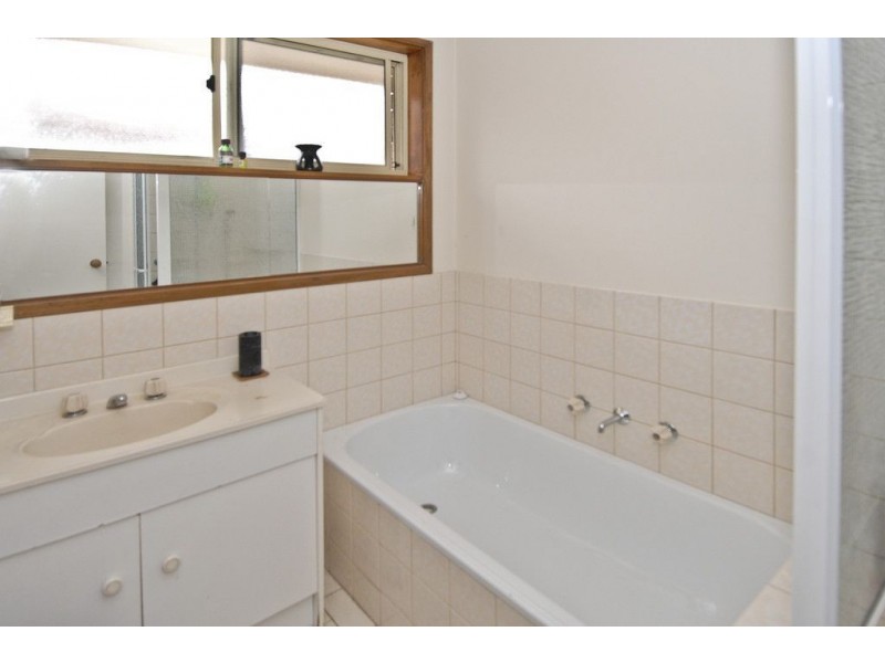 1/115 Solar Drive, Whittington VIC 3219