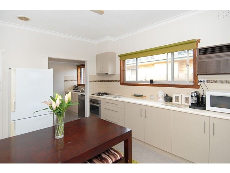 15 Brayshay Road, Newcomb VIC 3219