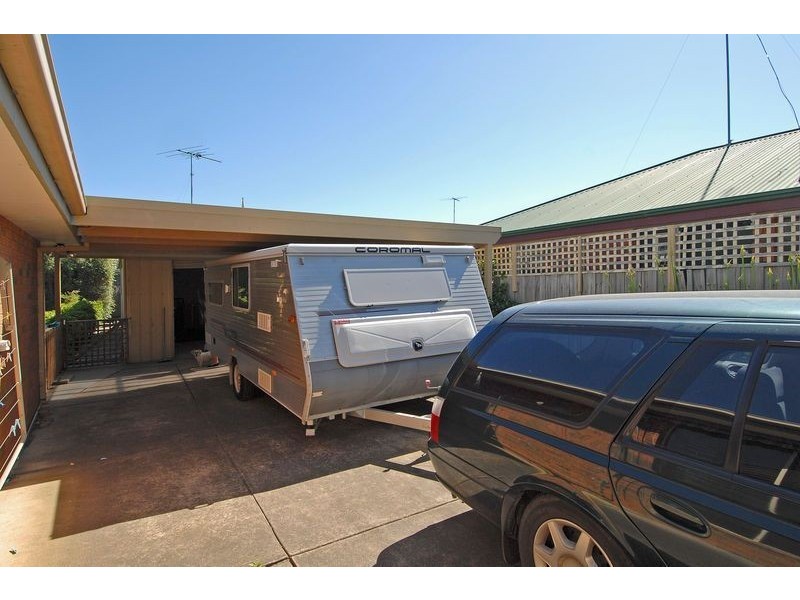 21 Meadenhall Drive, St Albans Park VIC 3219