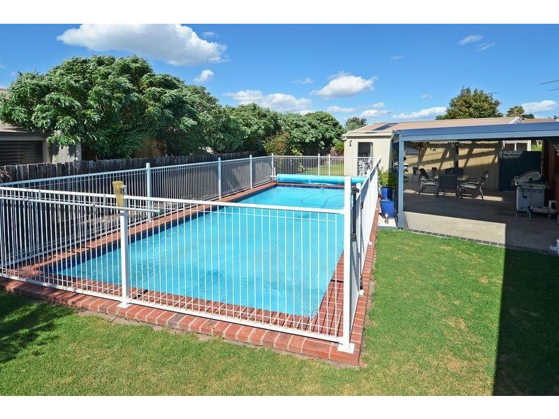 9 Paramount Crescent, St Albans Park VIC 3219