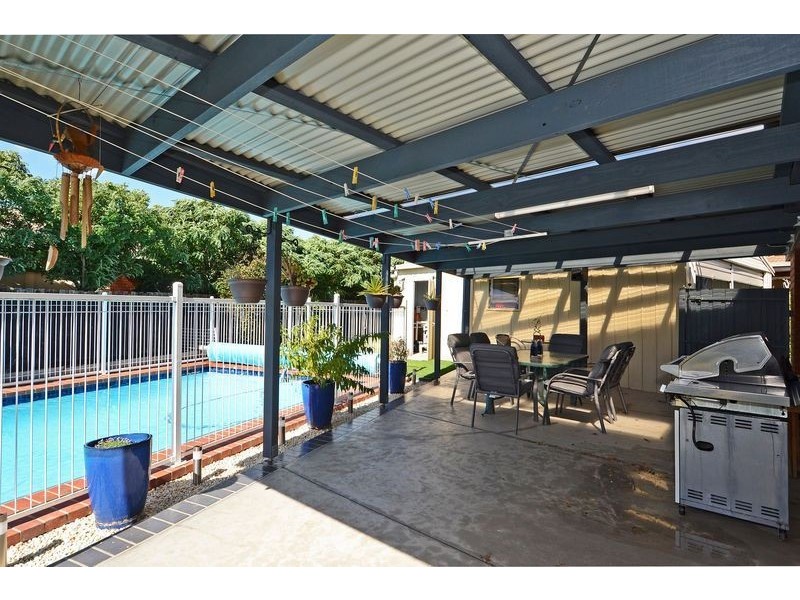 9 Paramount Crescent, St Albans Park VIC 3219