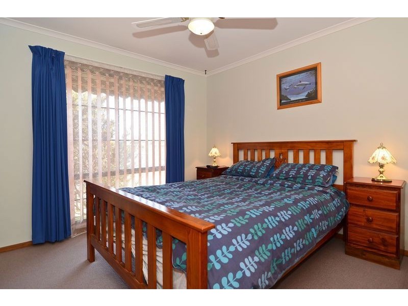 9 Paramount Crescent, St Albans Park VIC 3219