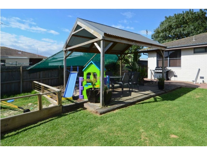 24 Hibiscus Crescent, Newcomb VIC 3219