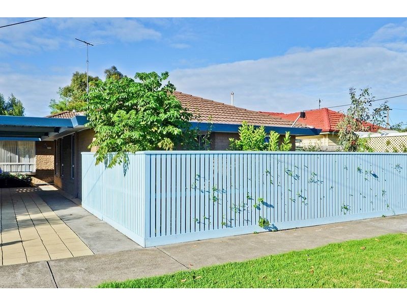 30 Dorward Ave, Newcomb VIC 3219