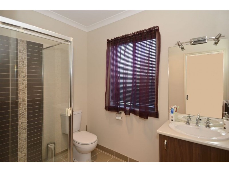 32 Newhaven Avenue, St Albans Park VIC 3219