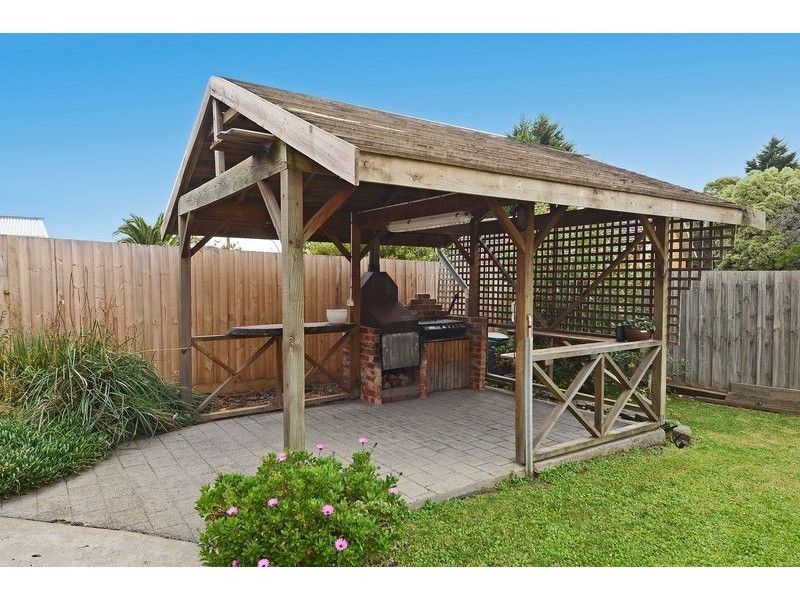 19 Hereford Drive, Belmont VIC 3216