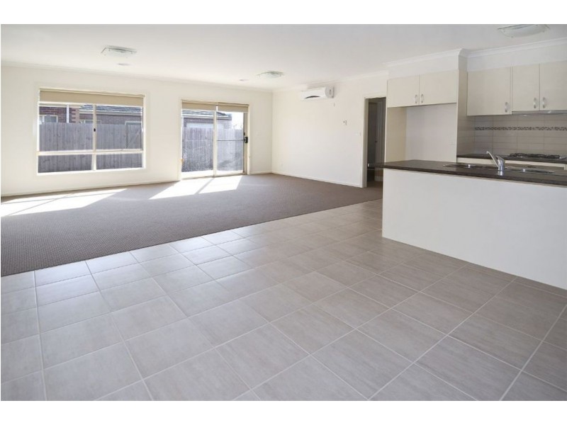2/54 Thorburn Street, Bell Park VIC 3215