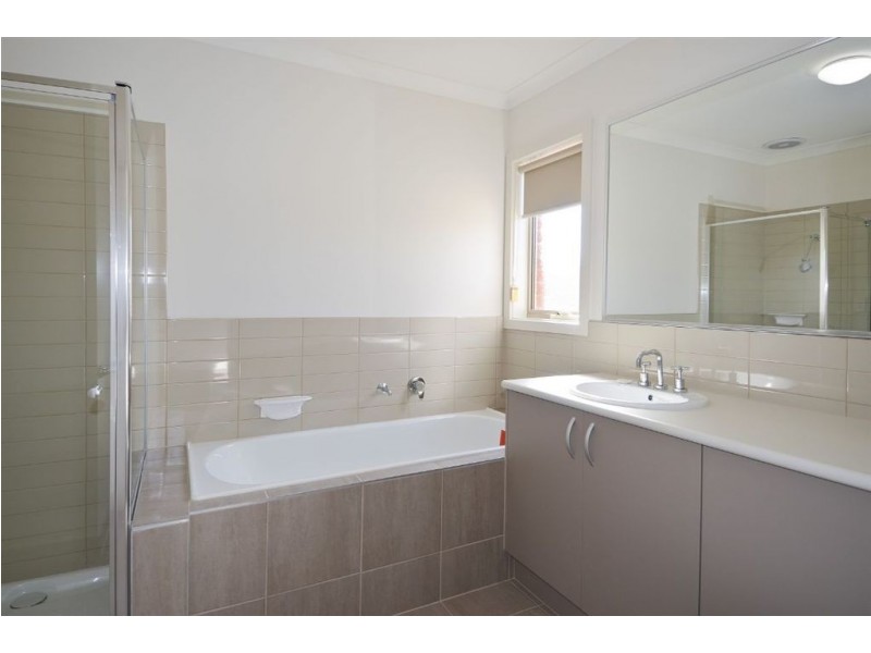 2/54 Thorburn Street, Bell Park VIC 3215
