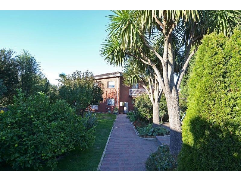 4 Booral Court, Grovedale VIC 3216