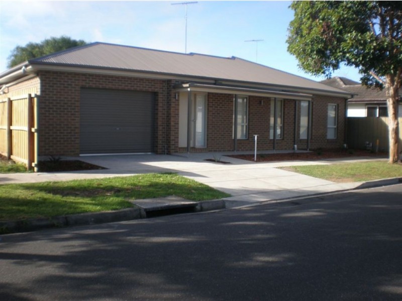 1/7 Johnston Avenue, Newcomb VIC 3219