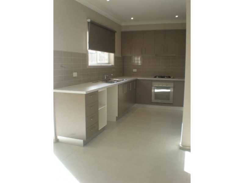 1/7 Johnston Avenue, Newcomb VIC 3219